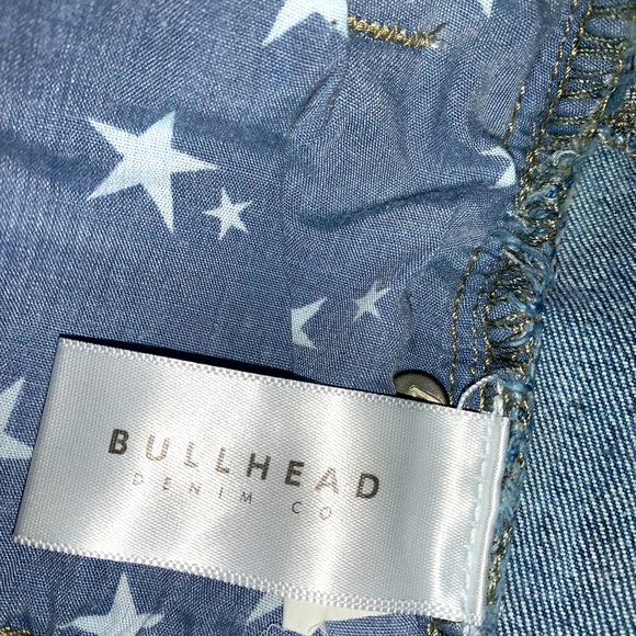 Bullhead high wasted acid wash Jean shorts. - Picture 6 of 7